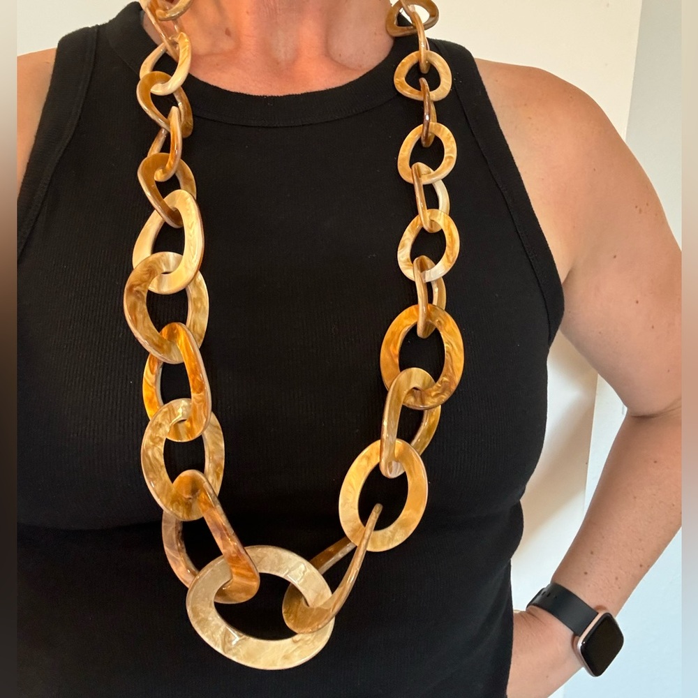 Vintage Chunky Statement Plastic Oval Shape Link Necklace Graduating Sizes